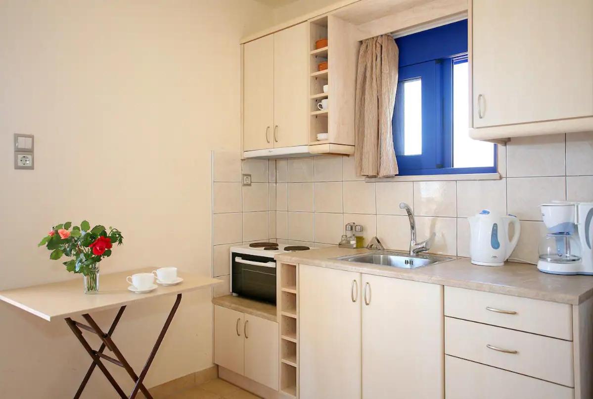On The Beach Apartments Khóra Sfakíon المظهر الخارجي الصورة
