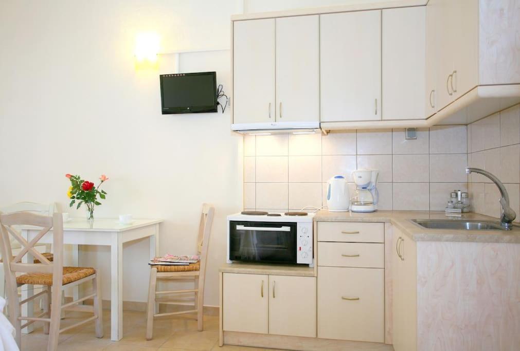 On The Beach Apartments Khóra Sfakíon المظهر الخارجي الصورة
