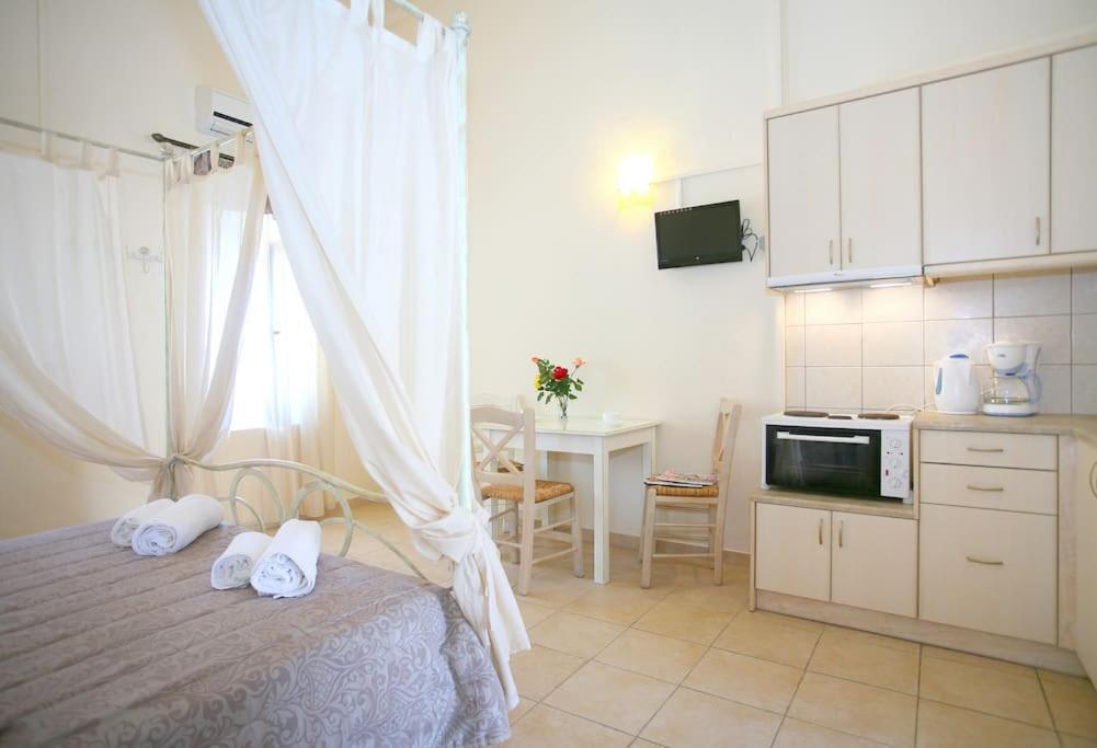 On The Beach Apartments Khóra Sfakíon المظهر الخارجي الصورة